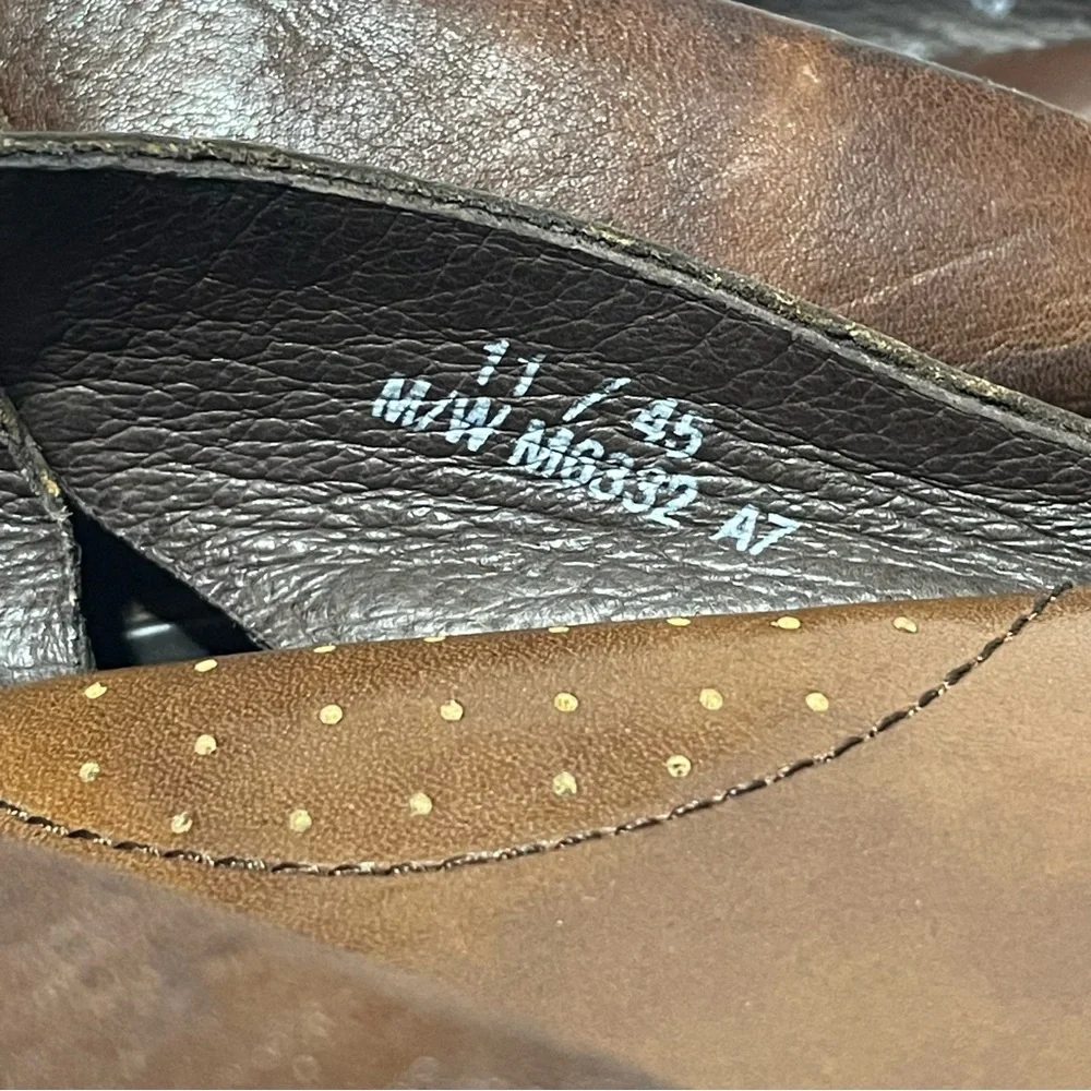 Born Men's 11 Dark Brown Leather Flip-Flops Sandals Crisscross Strap Handcrafted - Picture 3 of 10